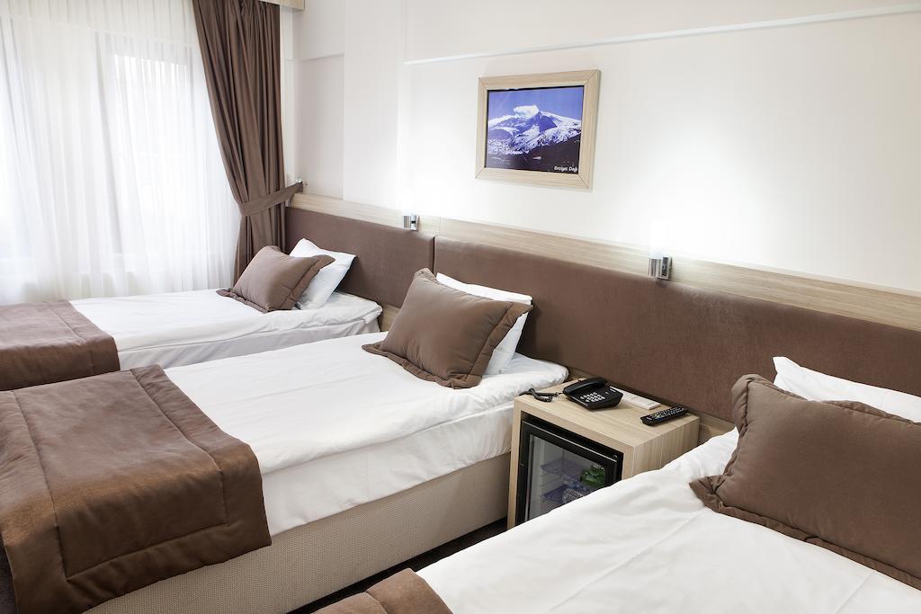 Hotel Emge Истанбул Стая снимка